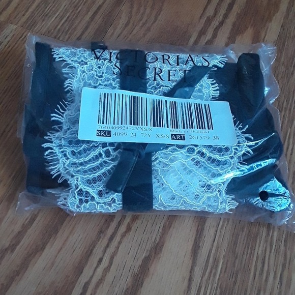 Victoria's secret lingerie garter belt. White and black lace Size XS/Sma… - Picture 8 of 8